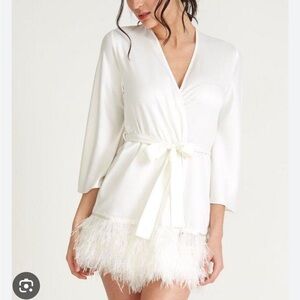 Rya collection swan white cover up robe XS small